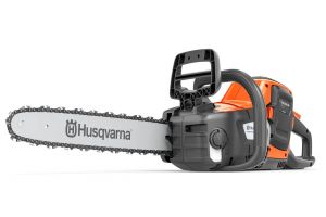 Husqvarna 240i​ s akumulátorem a nabíječkou